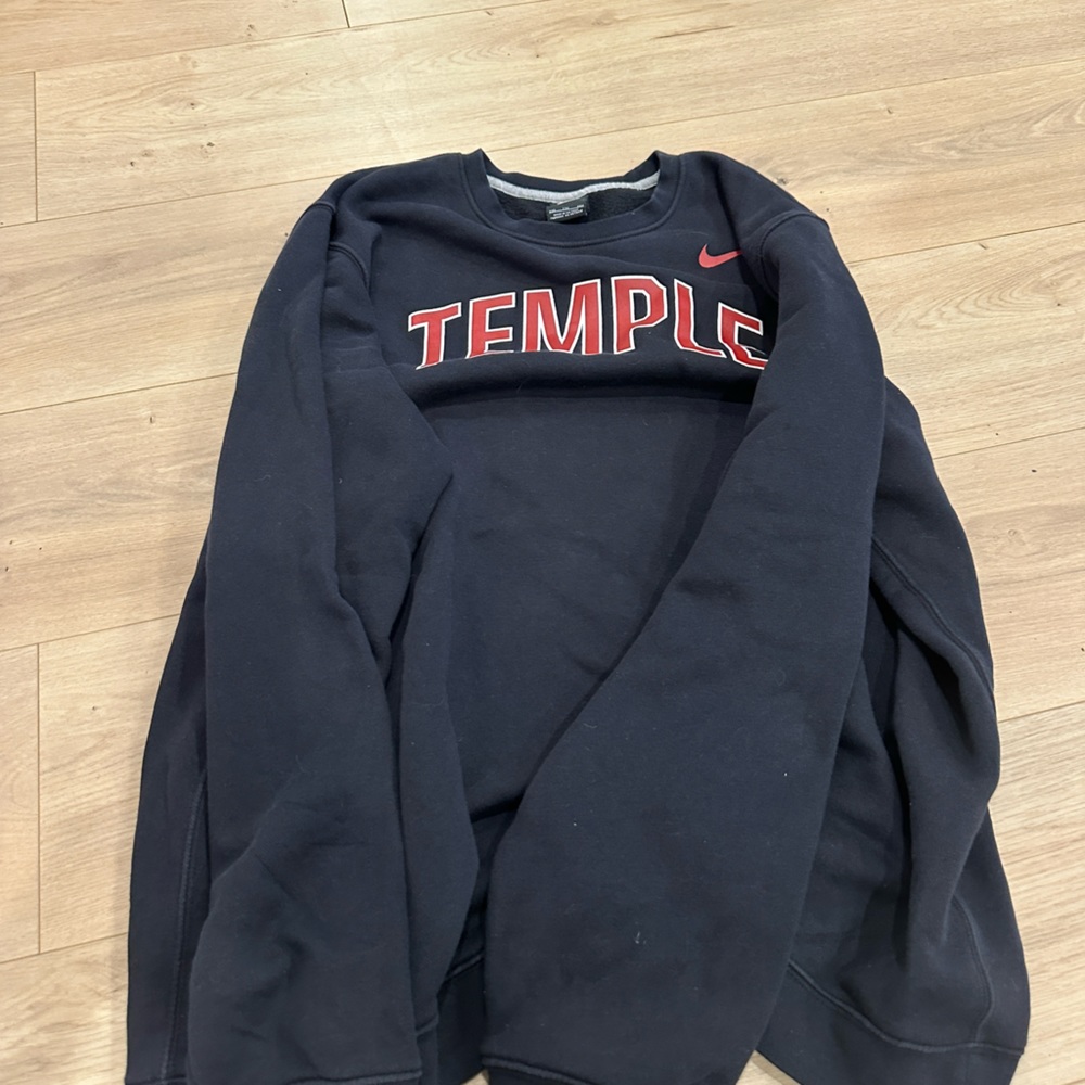 Temple pull over sweatshirt. Nike xxl